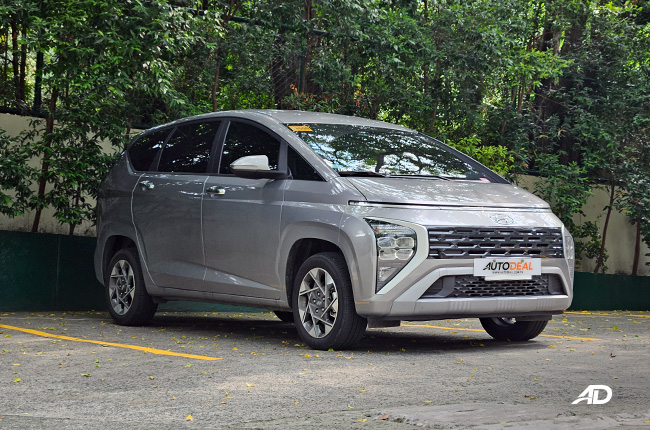 2023 Hyundai Stargazer GLS Premium Front Quarter