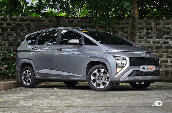 2023 Hyundai Stargazer GLS Premium Front Quarter