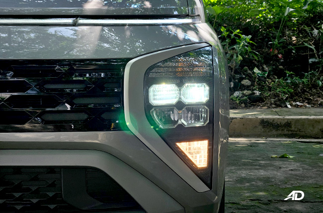 2023 Hyundai Stargazer GLS Premium Headlights 