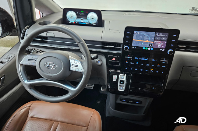 2023 Hyundai Staria Premium+ Dashboard 