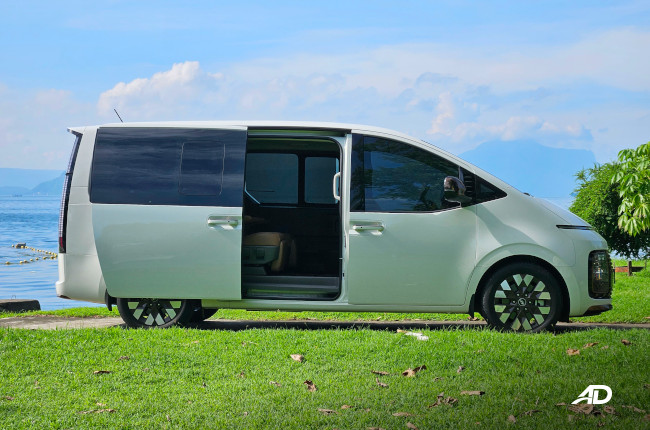 2023 Hyundai Staria Premium+ Exterior Side Door Open