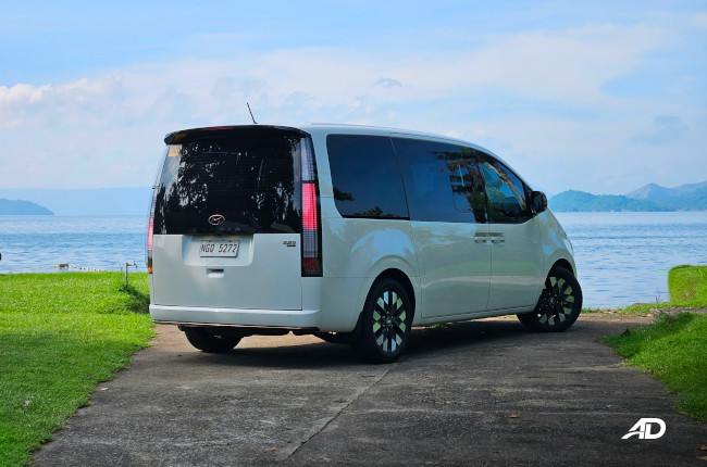2023 Hyundai Staria Premium+ Rear Quarter