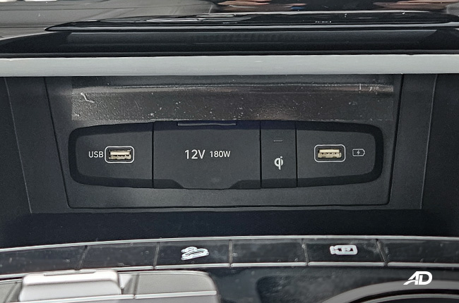 2023 Hyundai Tucson GLS+ Premium USB ports 