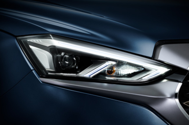 2023 Isuzu mu-X Norwegian Blue Headlight