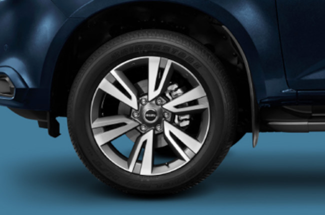 2023 Isuzu mu-X Norwegian Blue Wheels