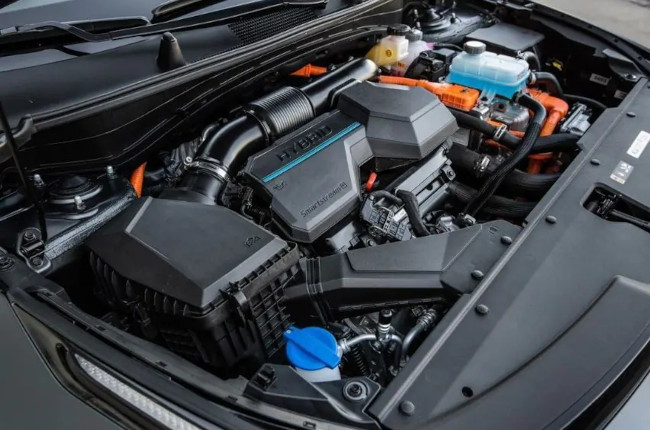 2023 Kia Sportage PHEV engine