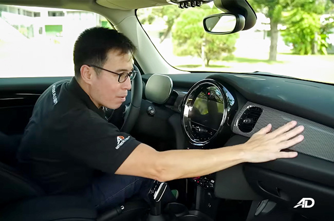 2023 MINI Cooper S 3-Door Dashboard 