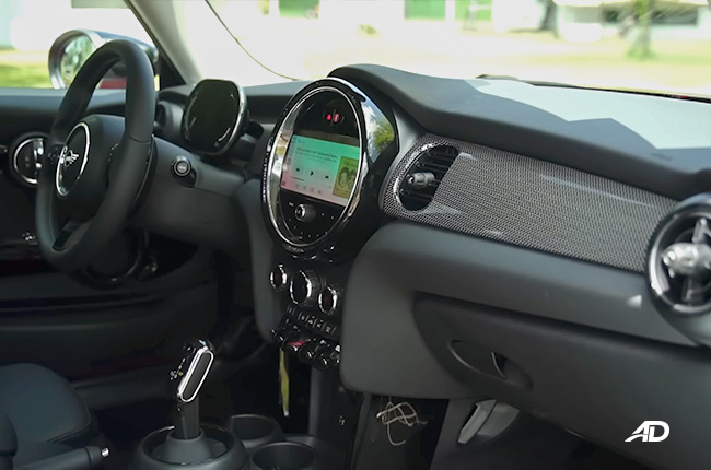 2023 MINI Cooper S 3-Door Dashboard 