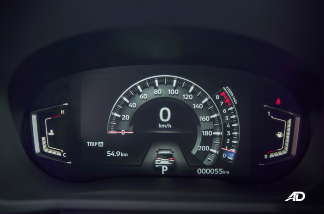 2023 Mitsubishi Xpander Cross gauge cluster