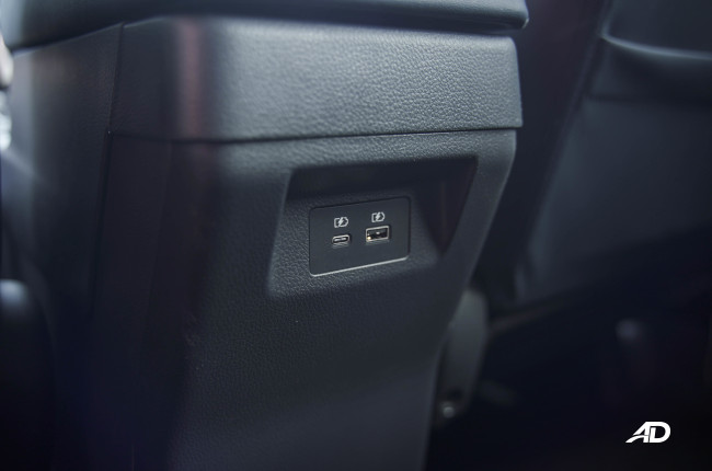 2023 Mitsubishi Xpander Cross usb ports 