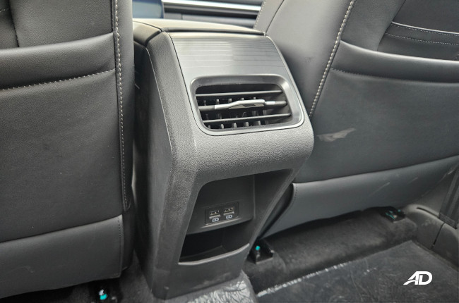 2024 JAECOO 7 Rear AC vents and USB Port 