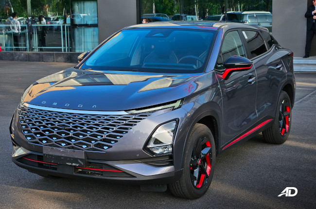 2024 OMODA 5 Front Quarter