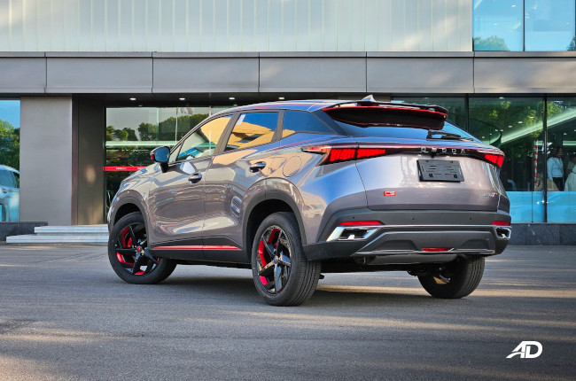 2024 OMODA 5 Rear Quarter