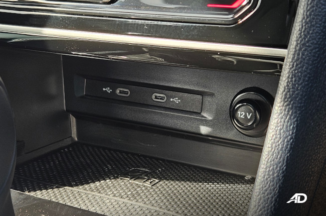 2024 Volkswagen Tharu USB Ports