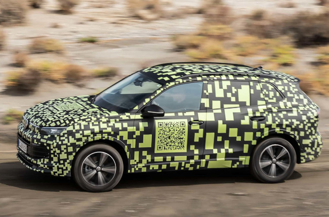 2024 Volkswagen Tiguan Driving 