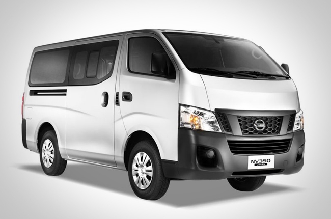 FOTON View Traveller vs Nissan NV350 Urvan Shuttle Comparison ...