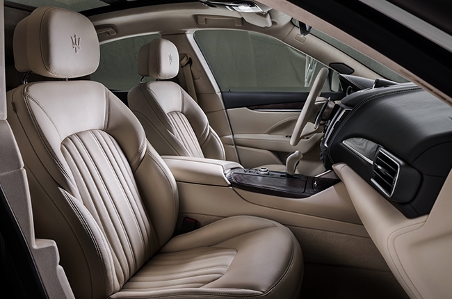 2018 Levante GranLusso Front Seats
