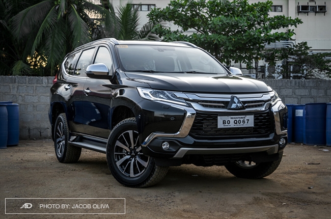 2018 mitsubishi montero sport gt front quarter