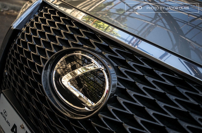 2018 Lexus RX 350 F Sport front badge