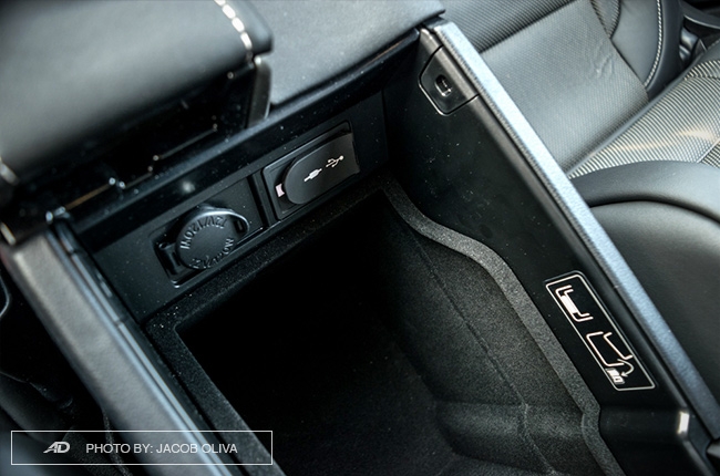 2018 Lexus RX 350 F Sport USB port