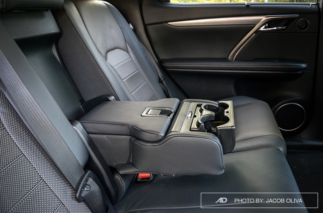 2018 Lexus RX 350 F Sport rear cupholders