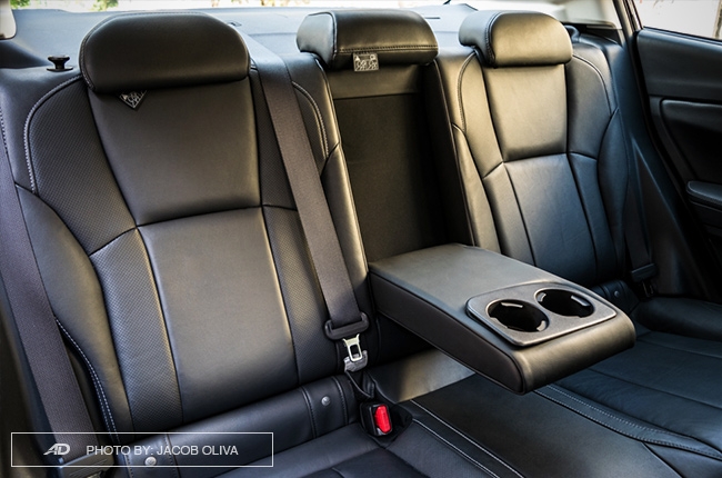 2018 Subaru Impreza rear cupholders