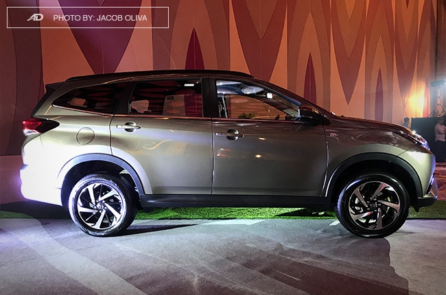 2018 Toyota Rush side