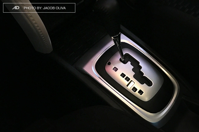 2018 Toyota Rush gear shifter