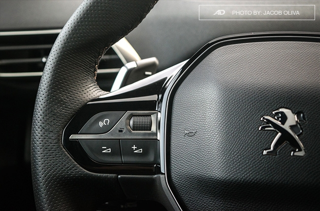 2018 Peugeot 3008 Diesel steering wheel audio controls