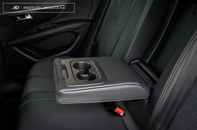 2018 Peugeot 3008 Diesel cupholders