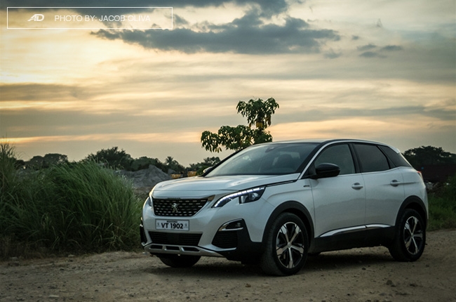 2018 Peugeot 3008 Diesel road front