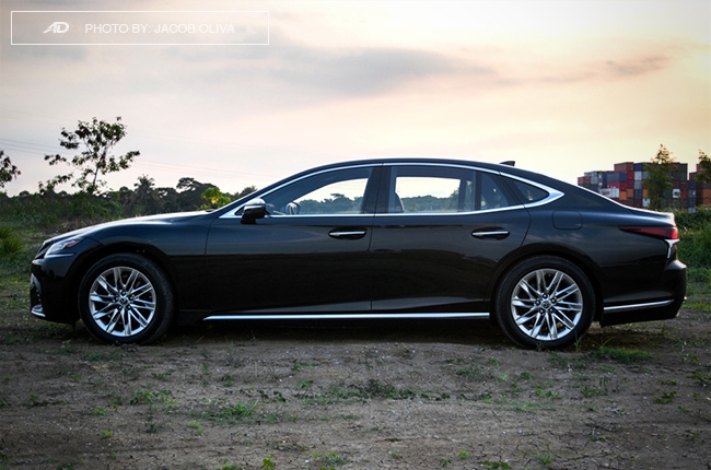 2018 lexus ls 500 side