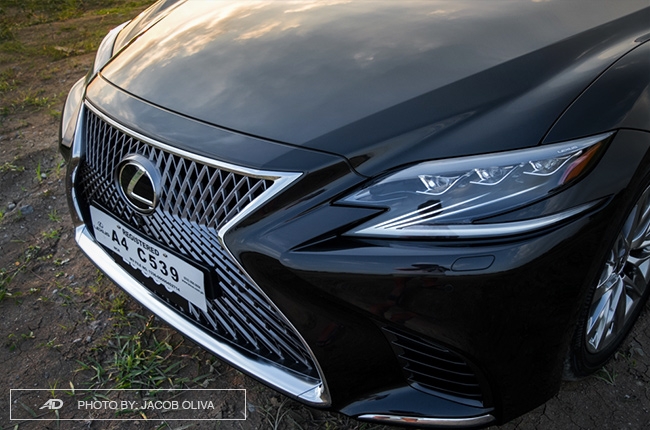 2018 lexus ls 500 spindle grille