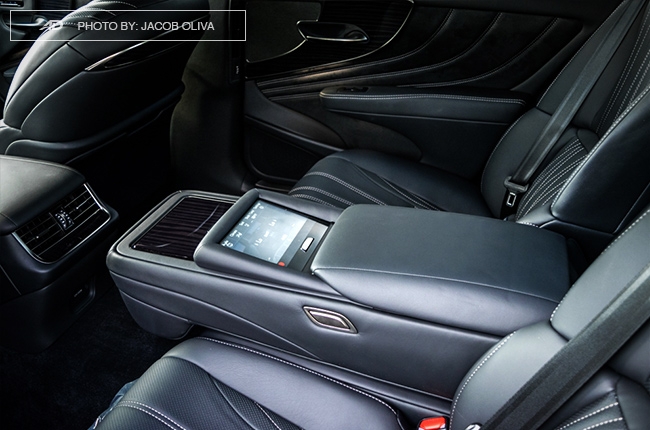 2018 lexus ls 500 rear control panel