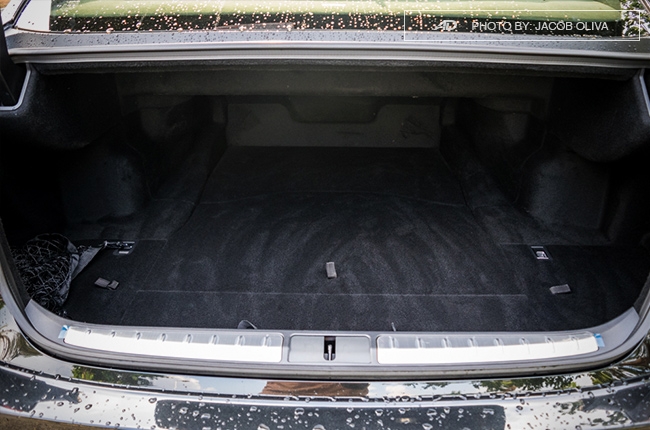 2018 lexus ls 500 trunk