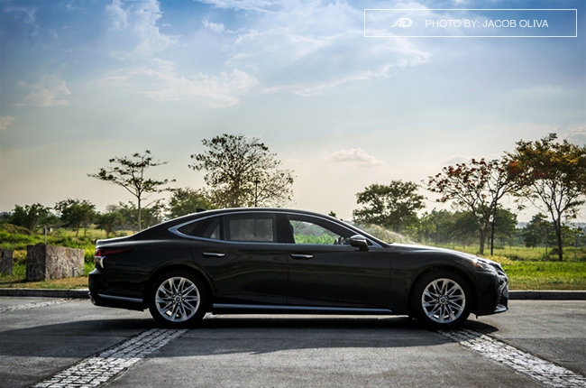 2018 lexus ls 500 side beauty