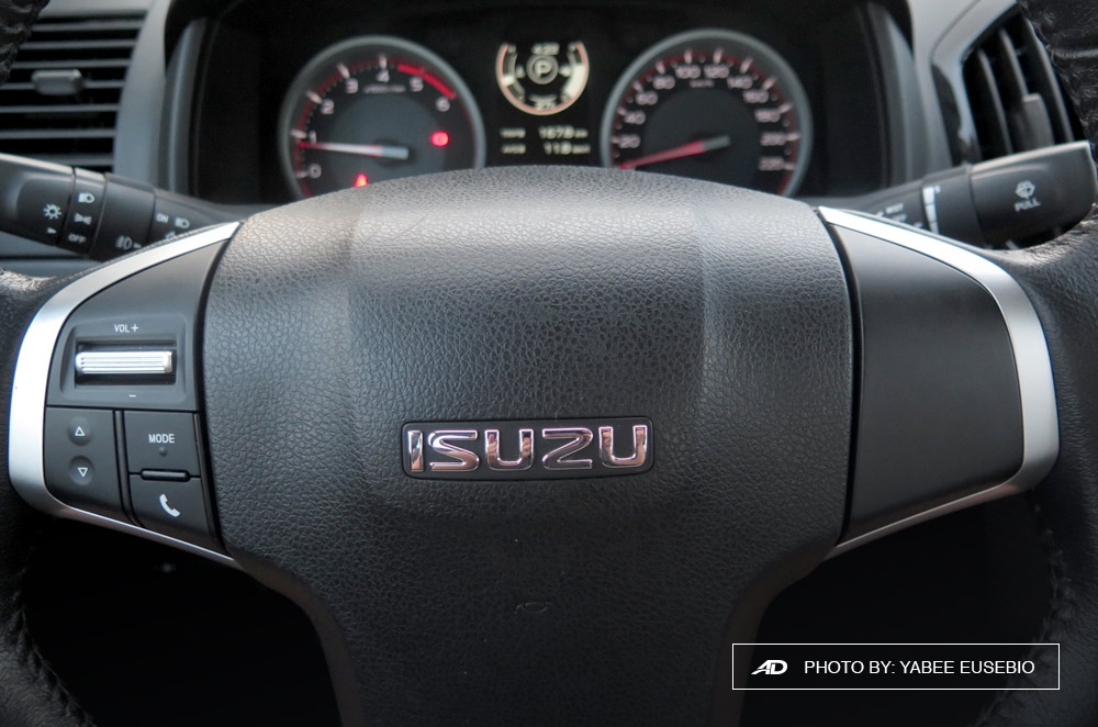 2018 Isuzu D-Max 3.0 LS AT 4x2 Blue Power Steering Wheel