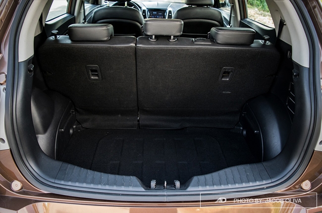 ssangyong tivoli exg review trunk