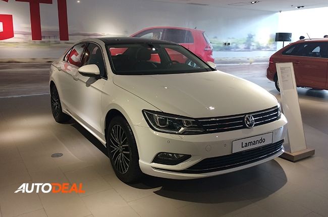 Volkswagen Tiguan with COO Klaus Schadewald