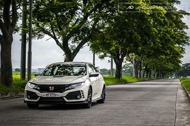 2018 Honda Civic Type R Philippines road shot