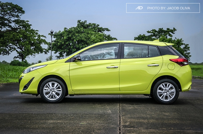 2018 toyota yaris 1.5 S side