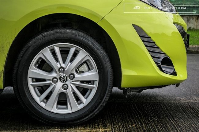 2018 toyota yaris 1.5 S wheels
