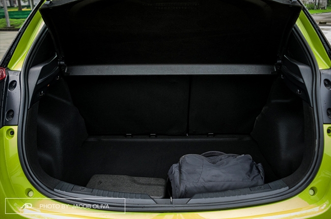 2018 toyota yaris 1.5 S trunk