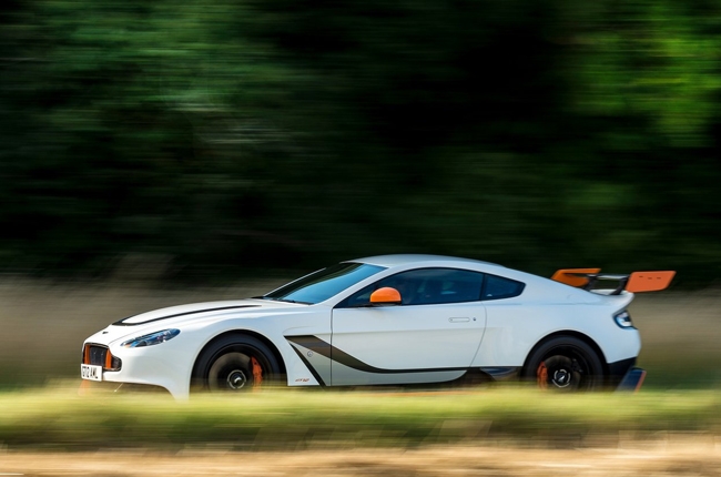 Aston Martin Vantage GT12