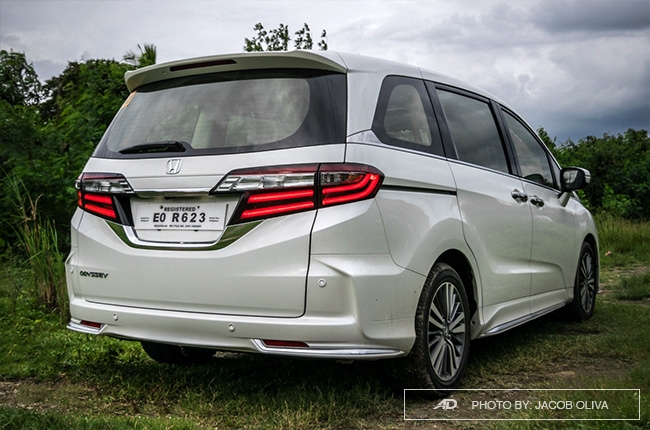 2018 Honda Odyssey Philippines review rear quarter