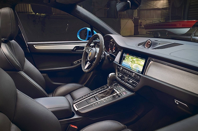 2019 Porsche Macan cabin