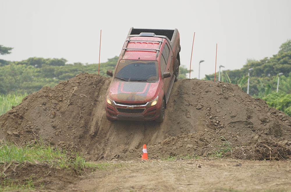 Chevrolet Colorado High Country Storm on the move