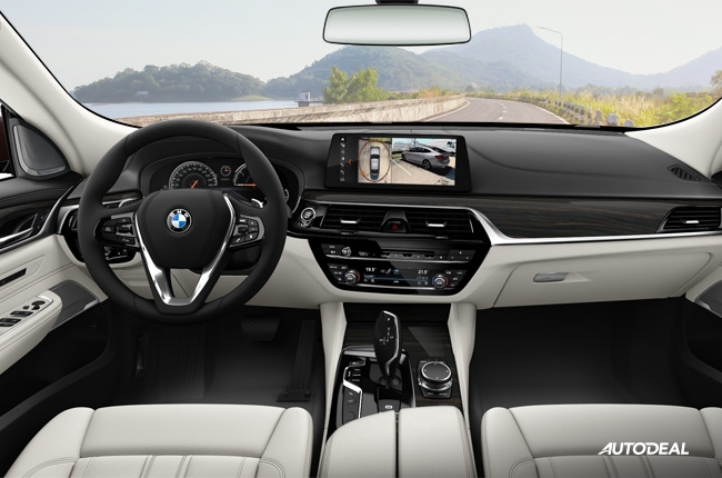 BMW 6 Series Gran Turismo cockpit