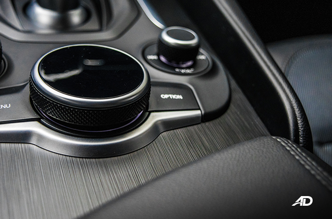 Alfa Romeo Giulia interior