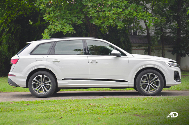 Audi Q7 Side